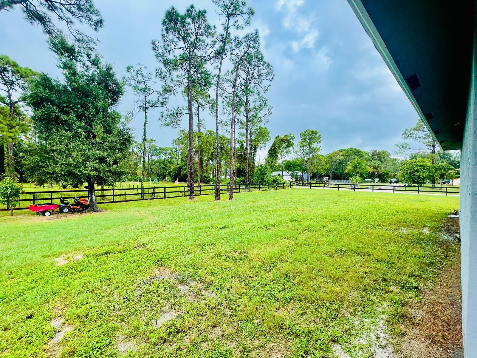 17225 78th Road N