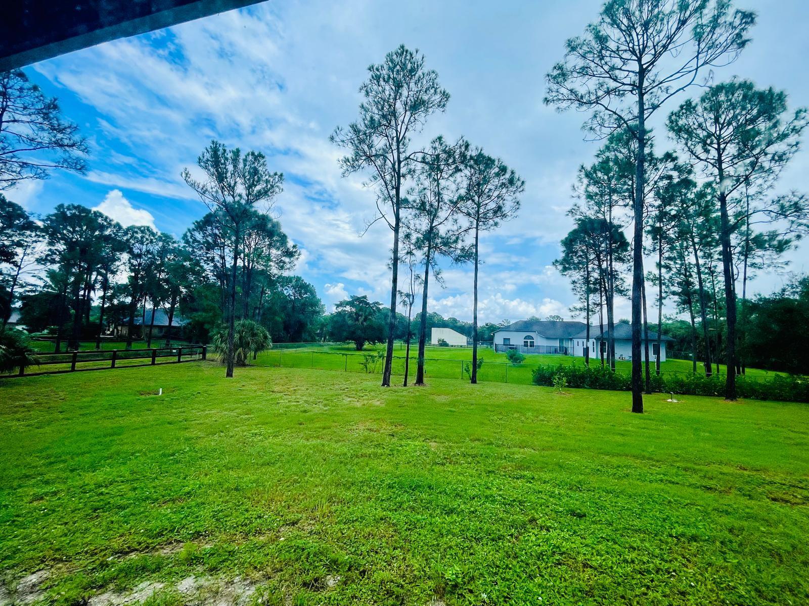 17225 78th Road N