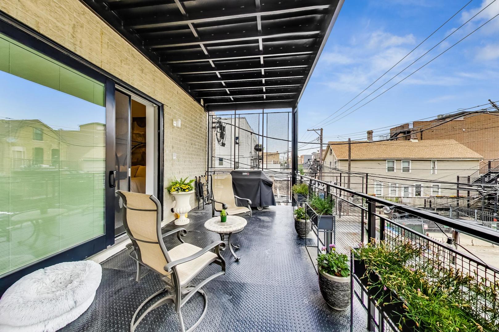 1409 N Ashland Avenue Unit: 2N