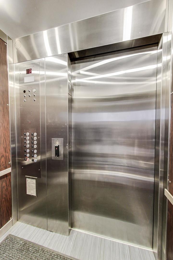 1409 N Ashland Avenue Unit: 2N