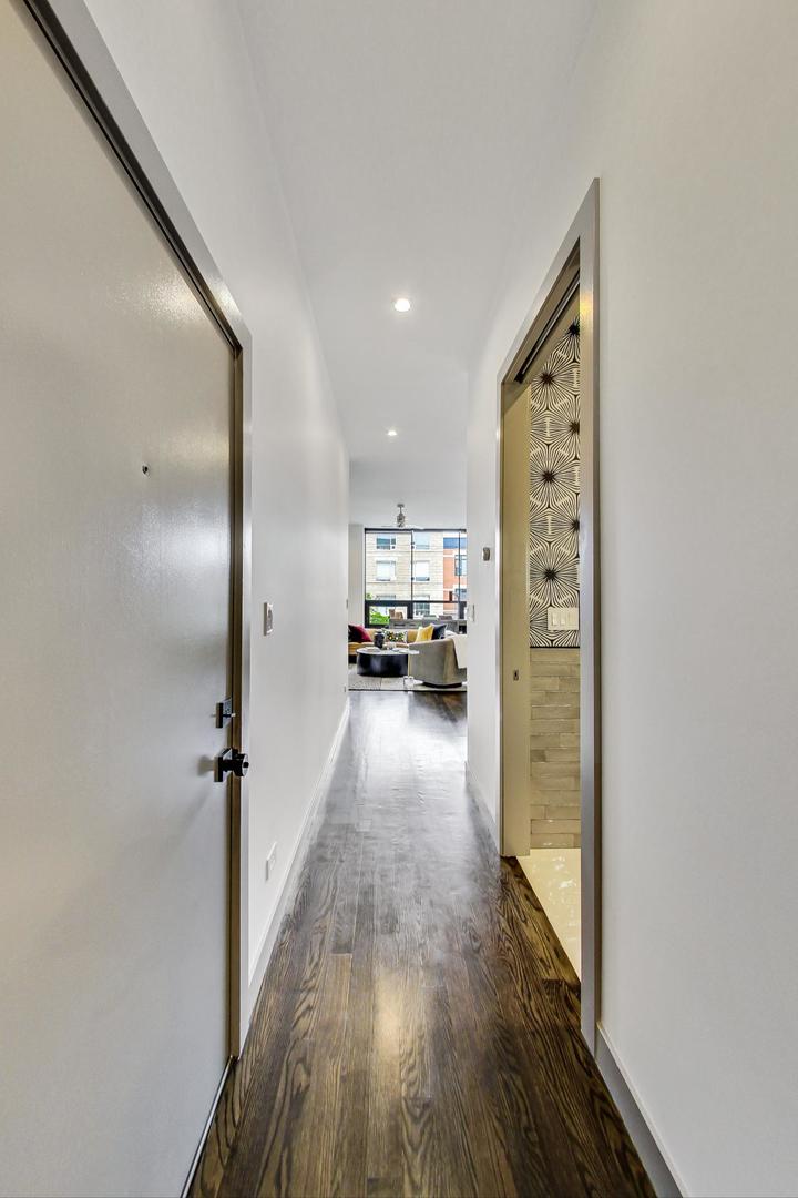 1409 N Ashland Avenue Unit: 2N