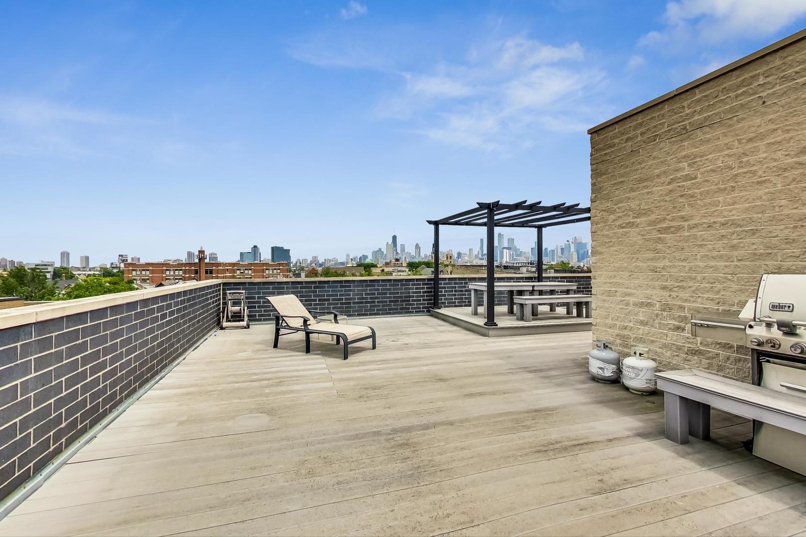 1409 N Ashland Avenue Unit: 2N