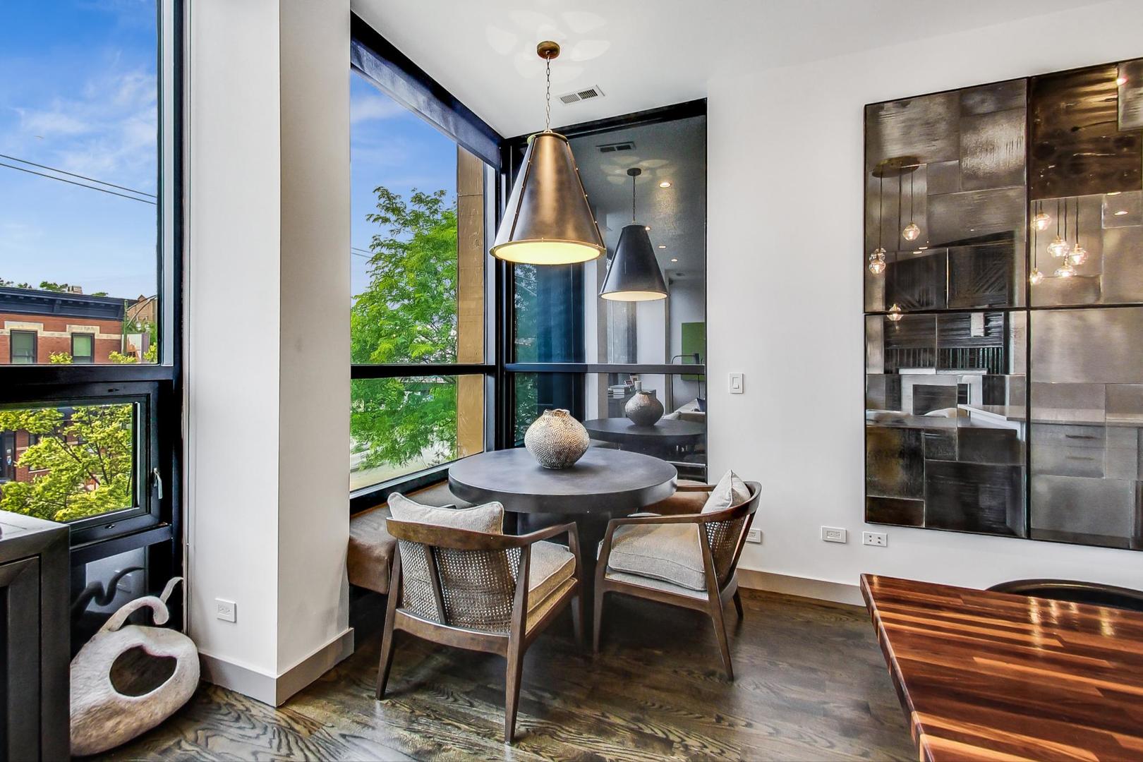 1409 N Ashland Avenue Unit: 2N