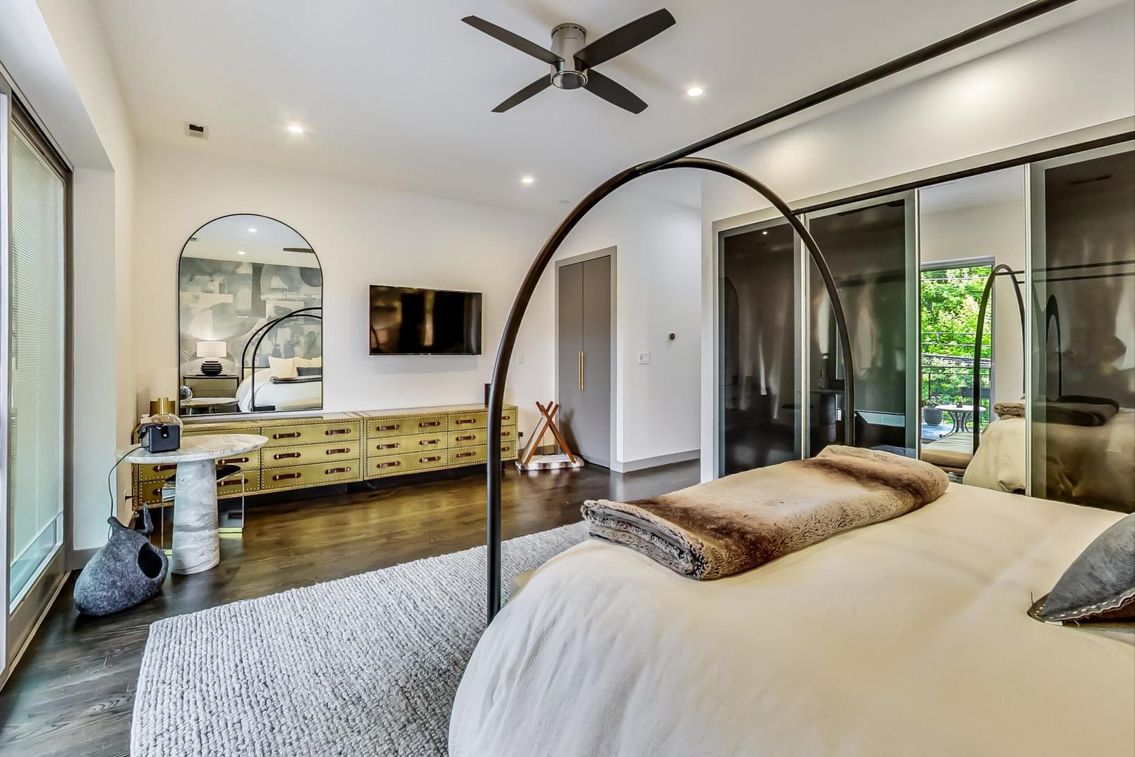 1409 N Ashland Avenue Unit: 2N