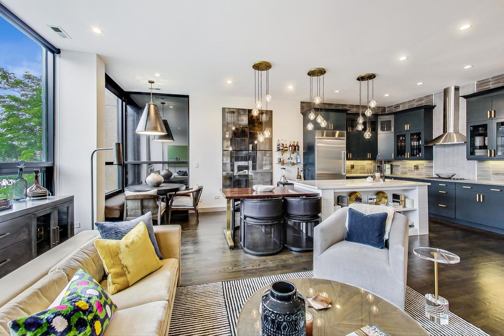 1409 N Ashland Avenue Unit: 2N