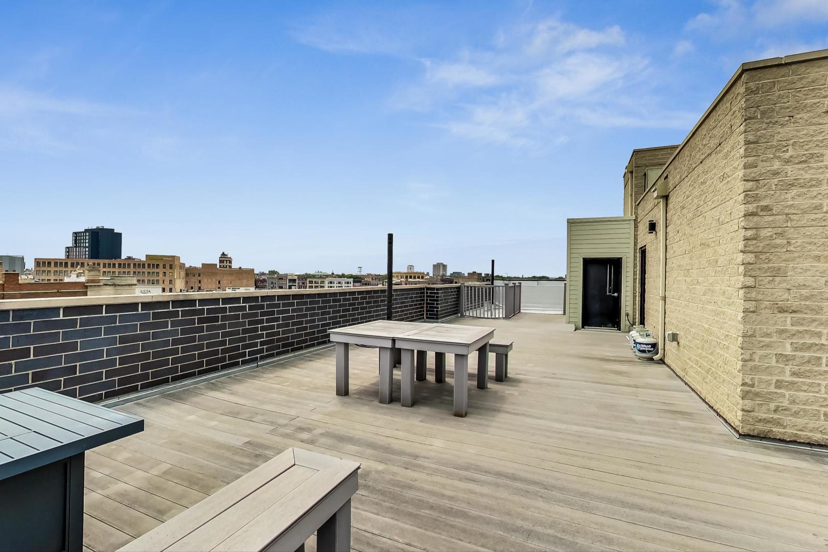 1409 N Ashland Avenue Unit: 2N