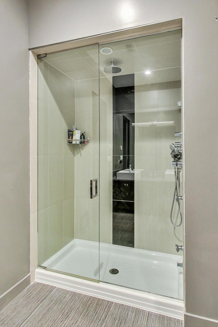 1409 N Ashland Avenue Unit: 2N