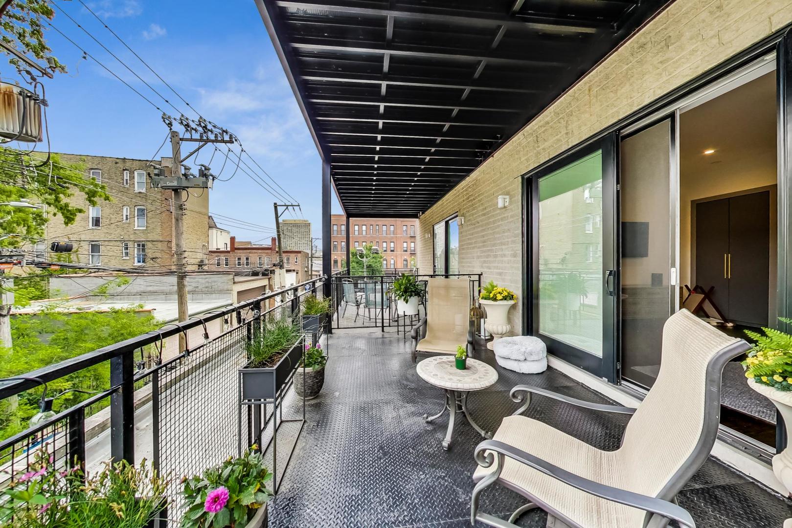 1409 N Ashland Avenue Unit: 2N