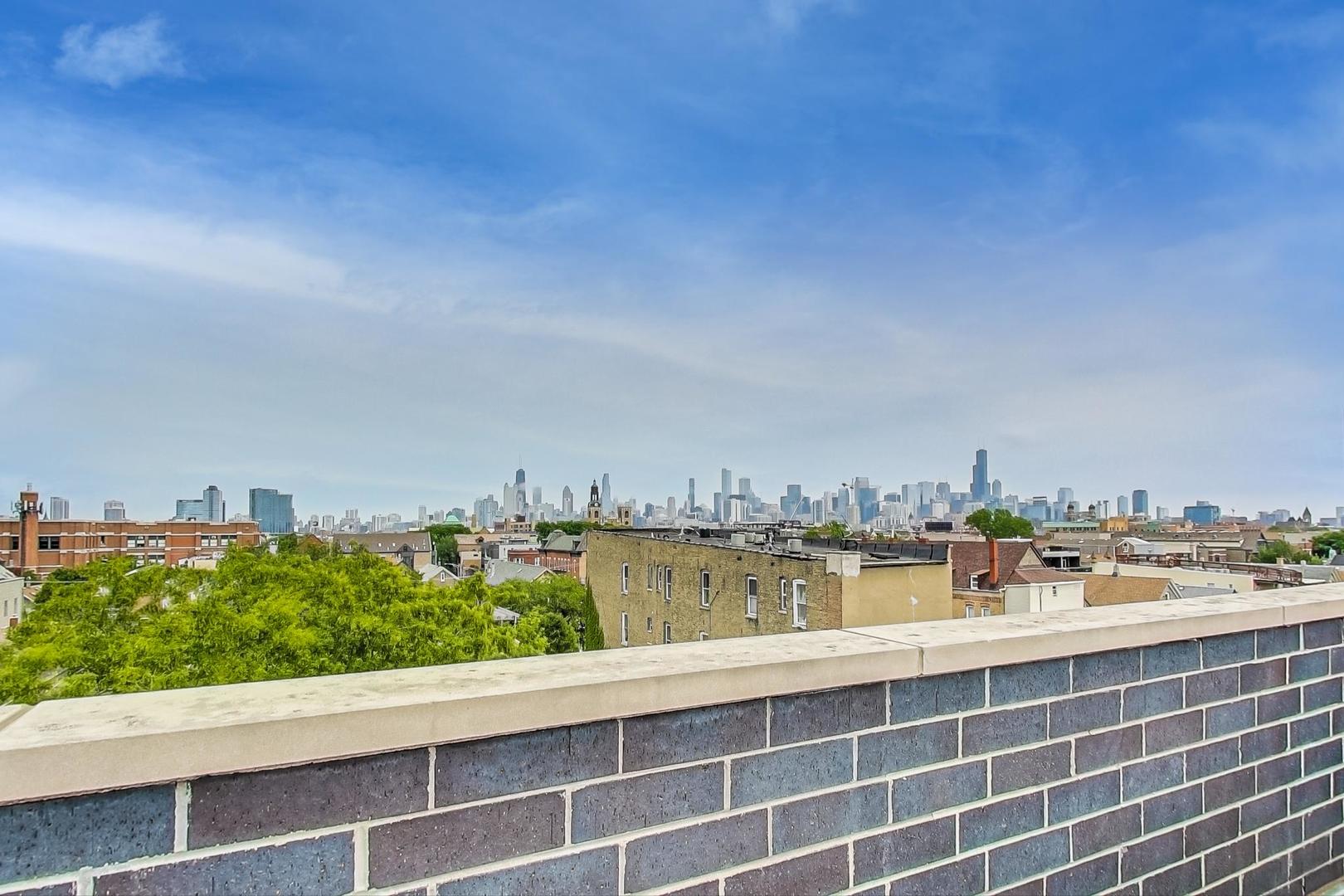 1409 N Ashland Avenue Unit: 2N