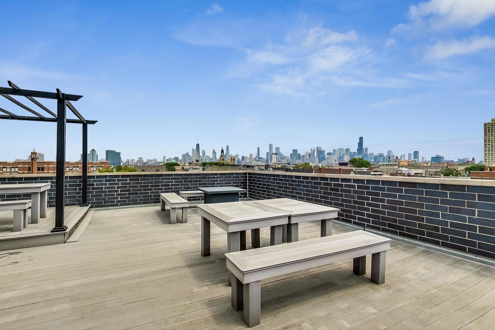 1409 N Ashland Avenue Unit: 2N