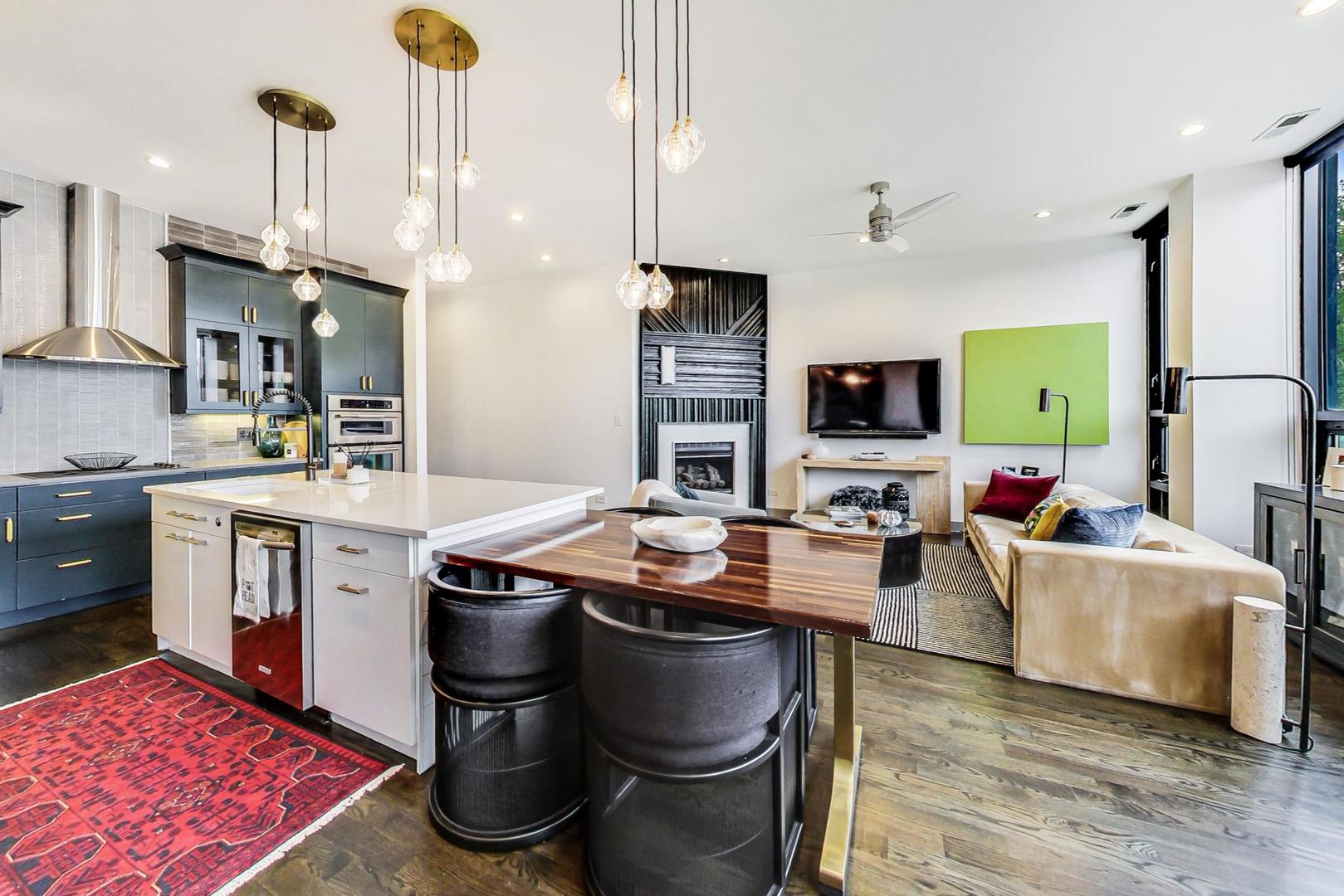 1409 N Ashland Avenue Unit: 2N