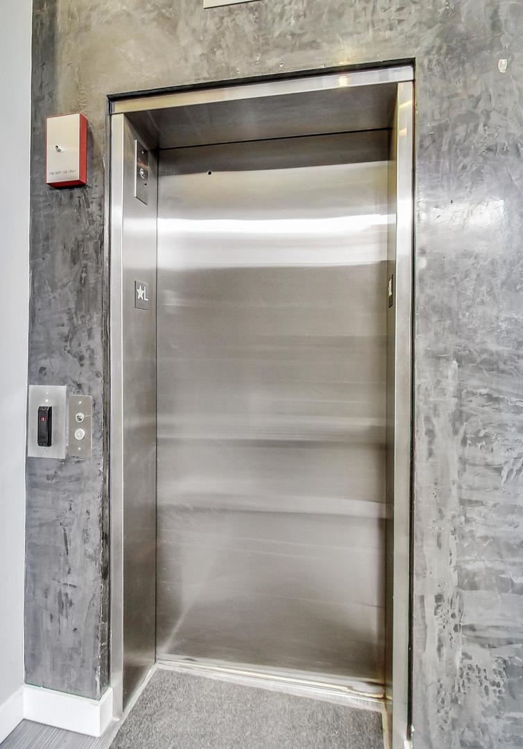 1409 N Ashland Avenue Unit: 2N