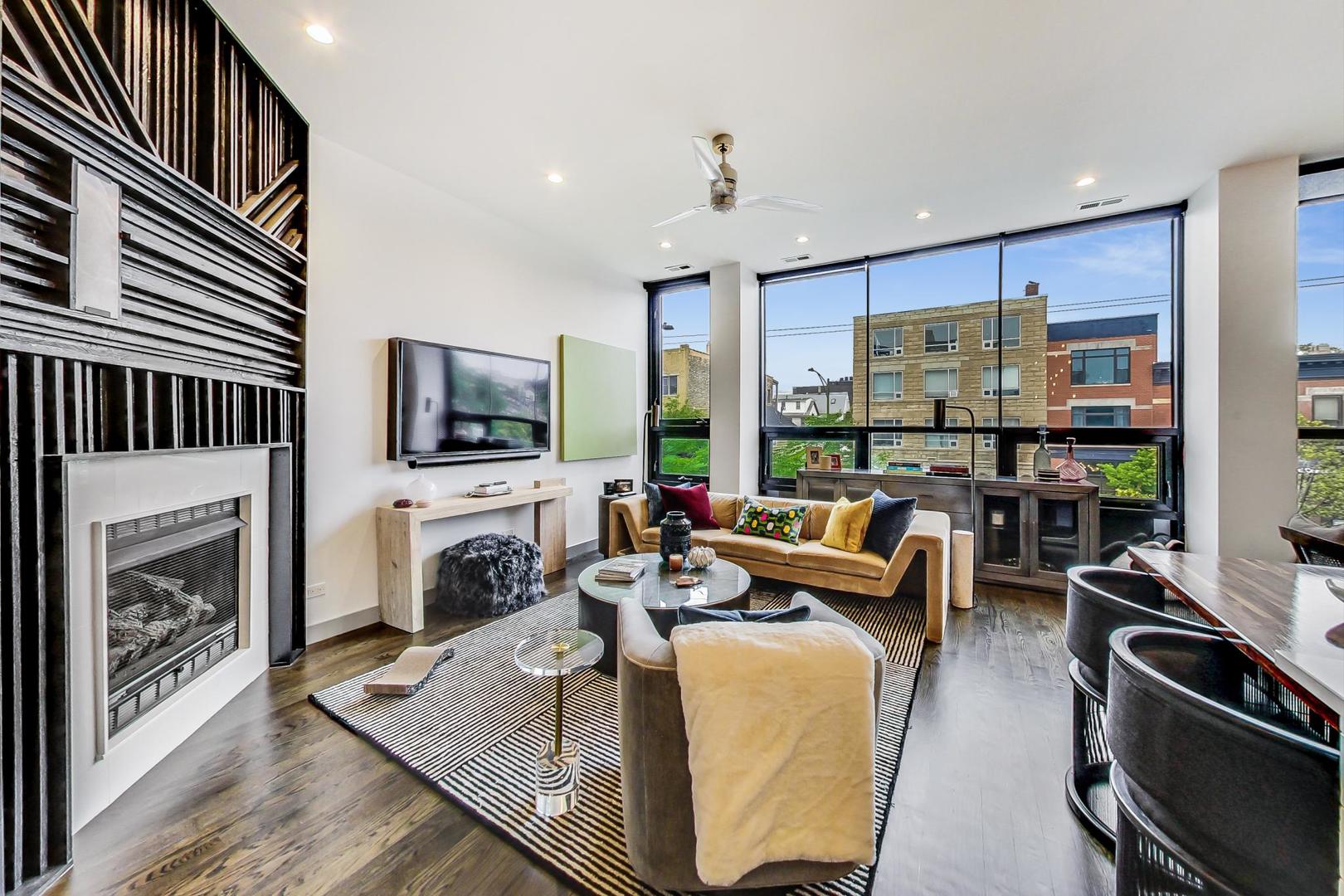 1409 N Ashland Avenue Unit: 2N