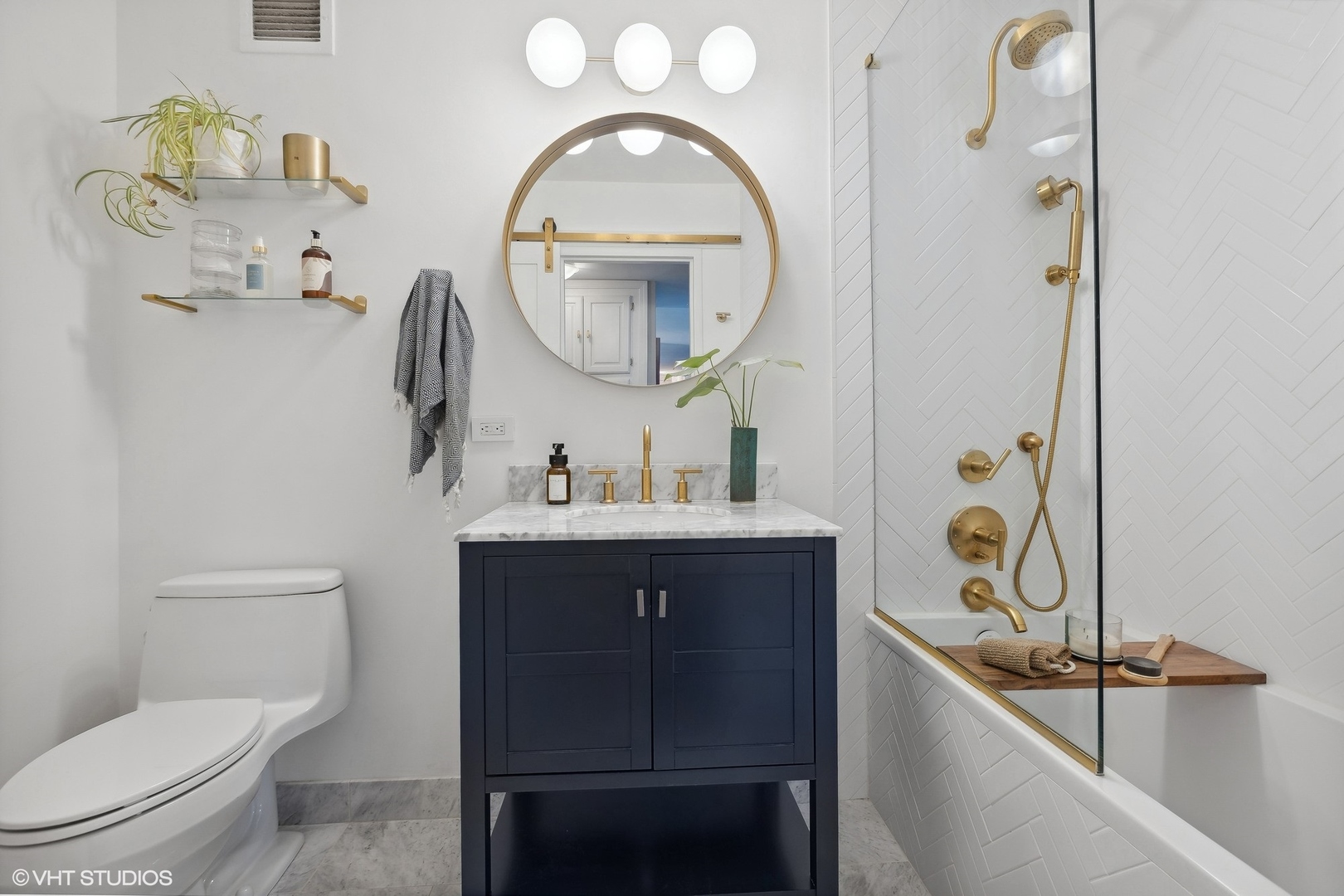 1 E Schiller Street Unit: 11A