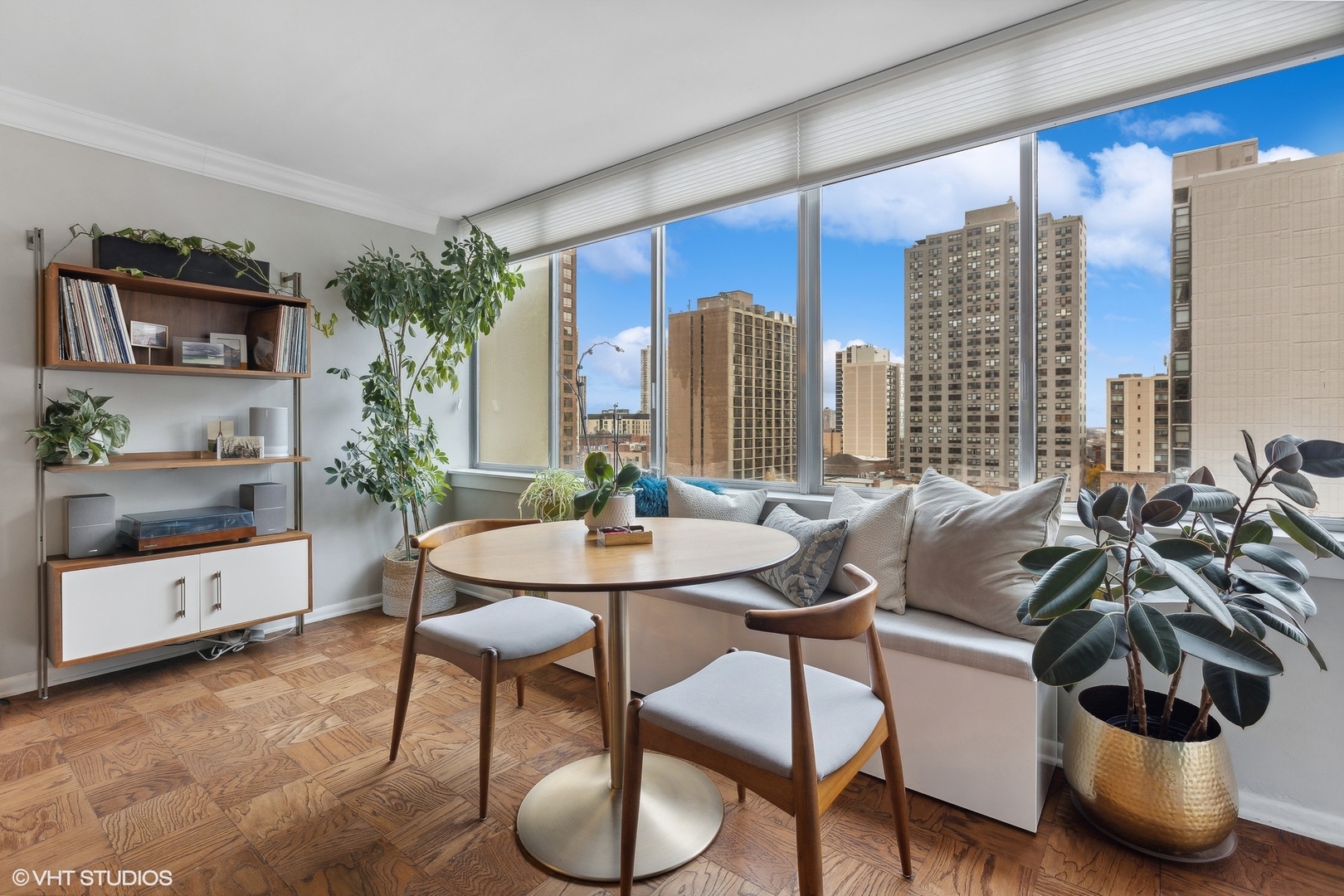 1 E Schiller Street Unit: 11A