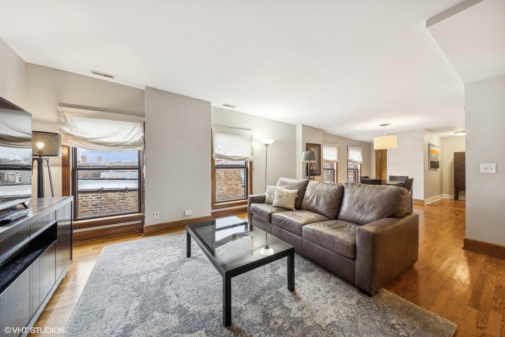 2019 N Sheffield Avenue Unit: 402