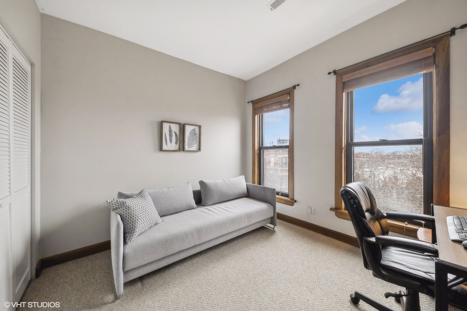 2019 N Sheffield Avenue Unit: 402