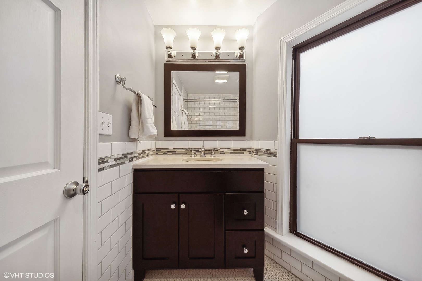 2019 N Sheffield Avenue Unit: 402