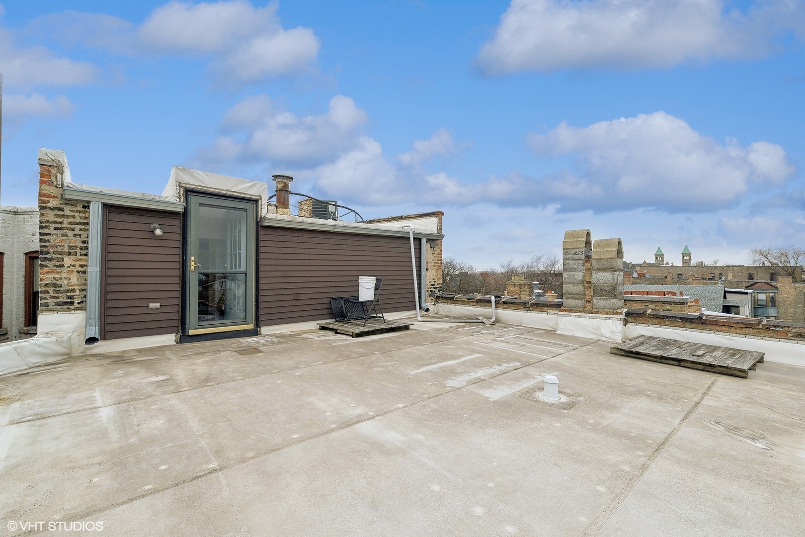 2019 N Sheffield Avenue Unit: 402