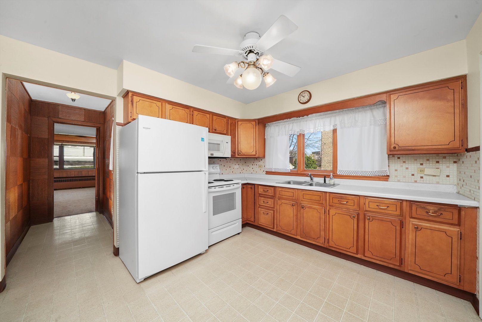 5726 N Francisco Avenue