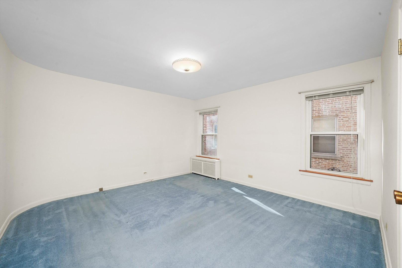 5726 N Francisco Avenue