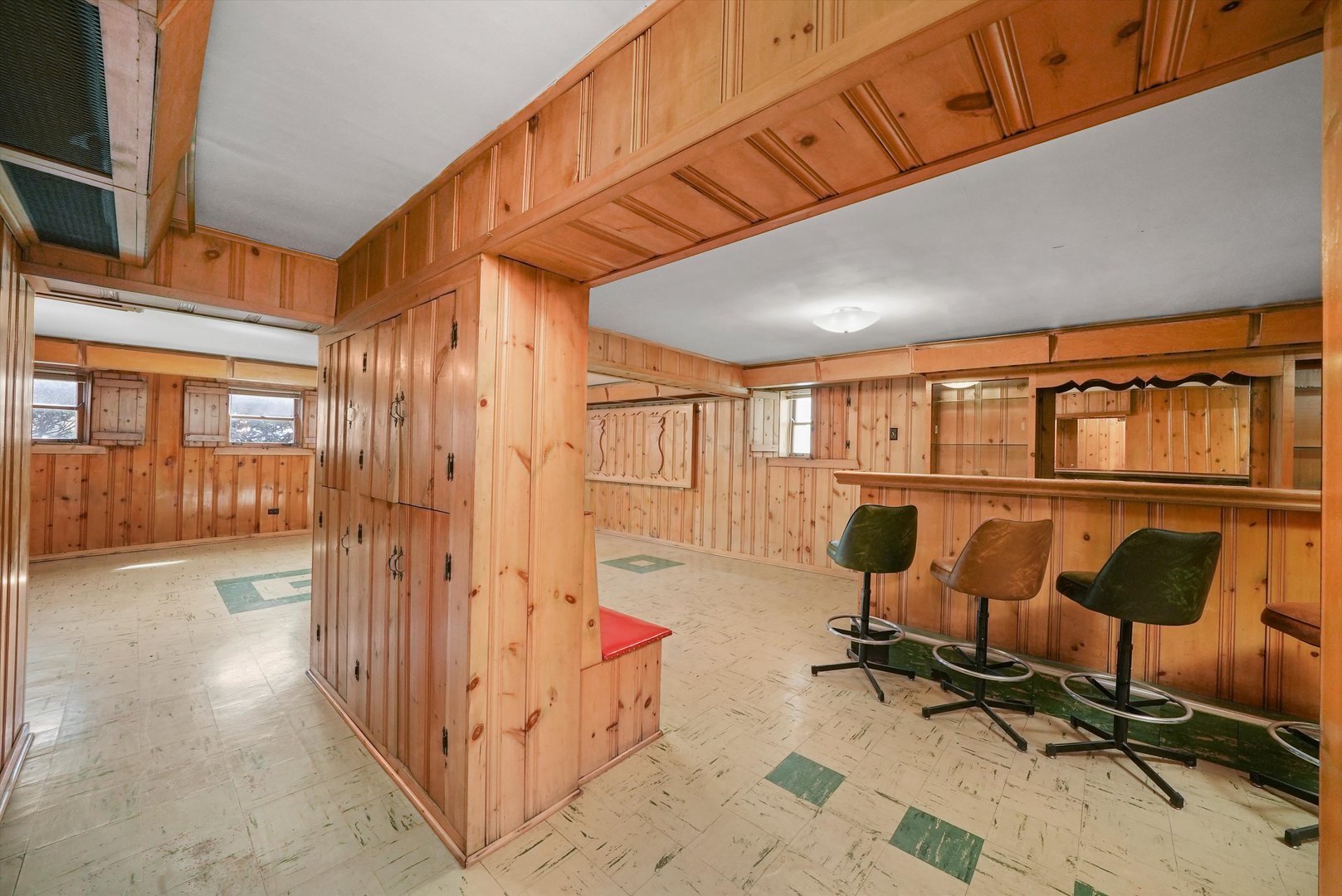 5726 N Francisco Avenue