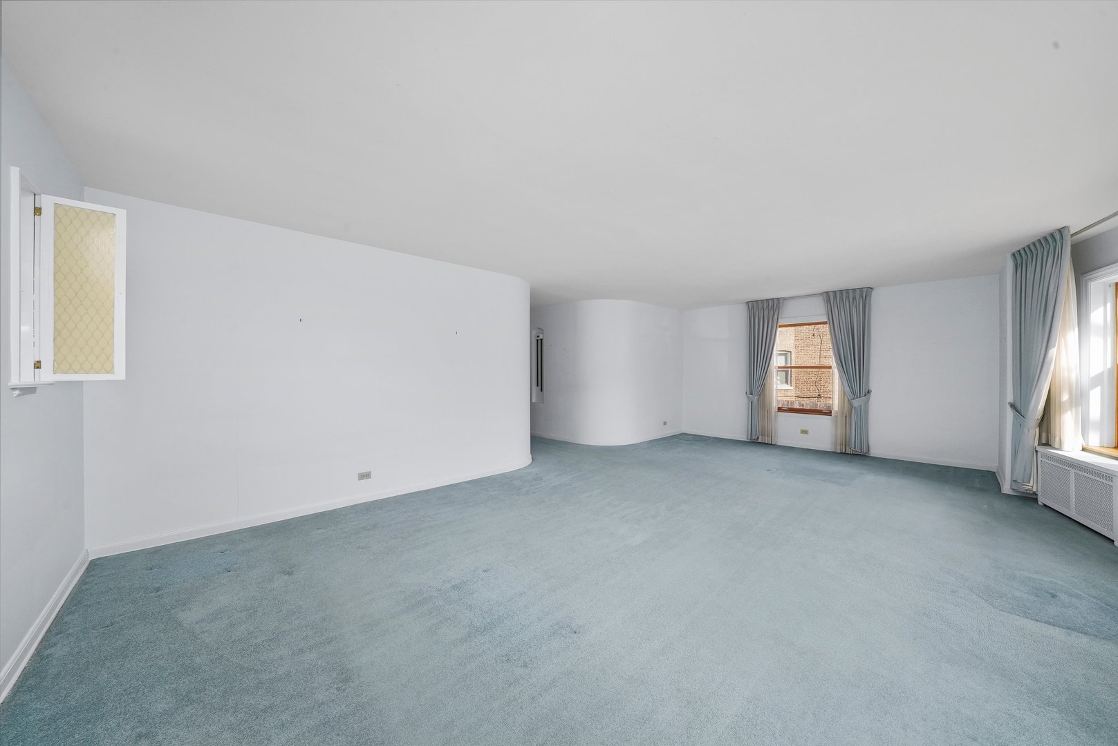 5726 N Francisco Avenue