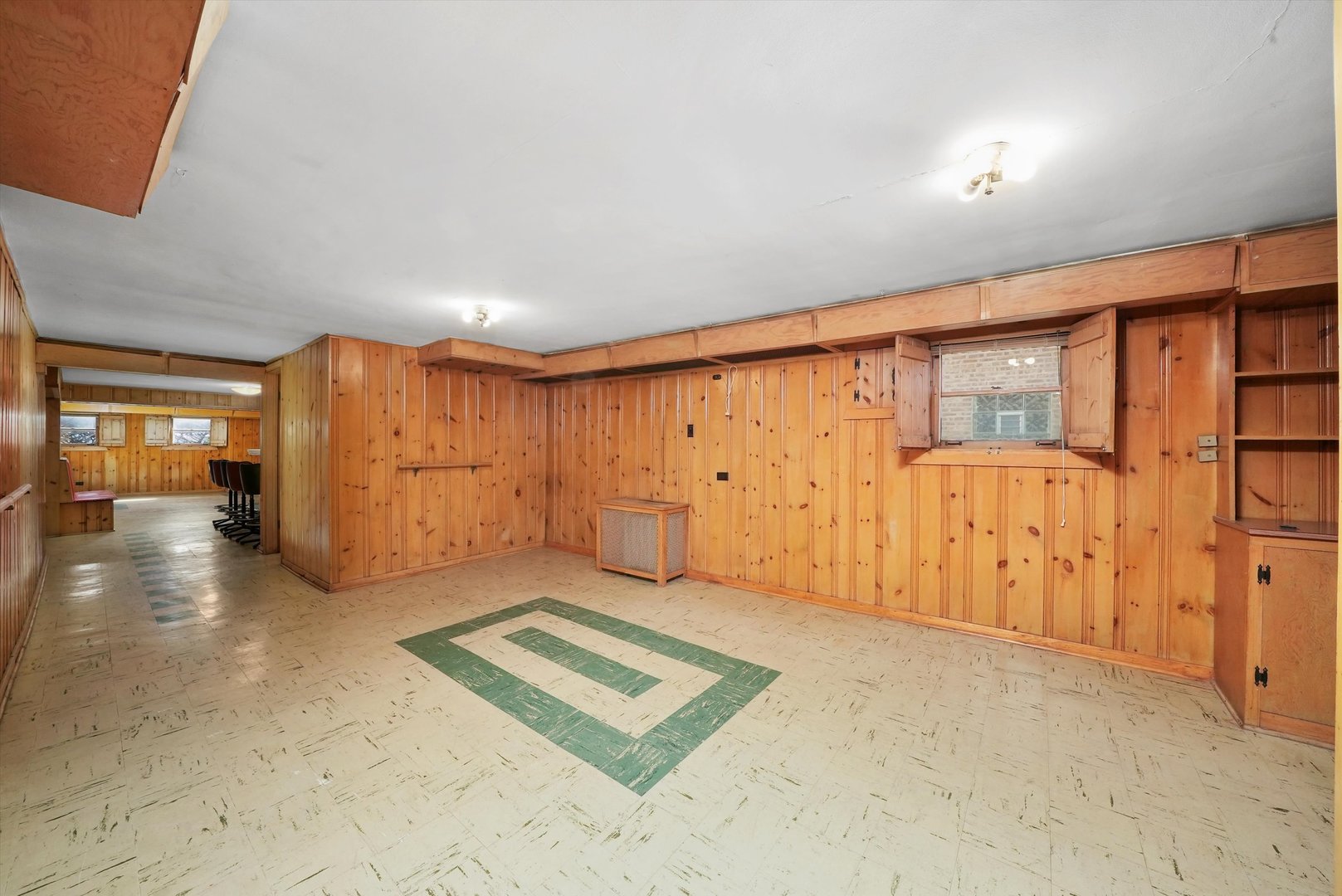 5726 N Francisco Avenue