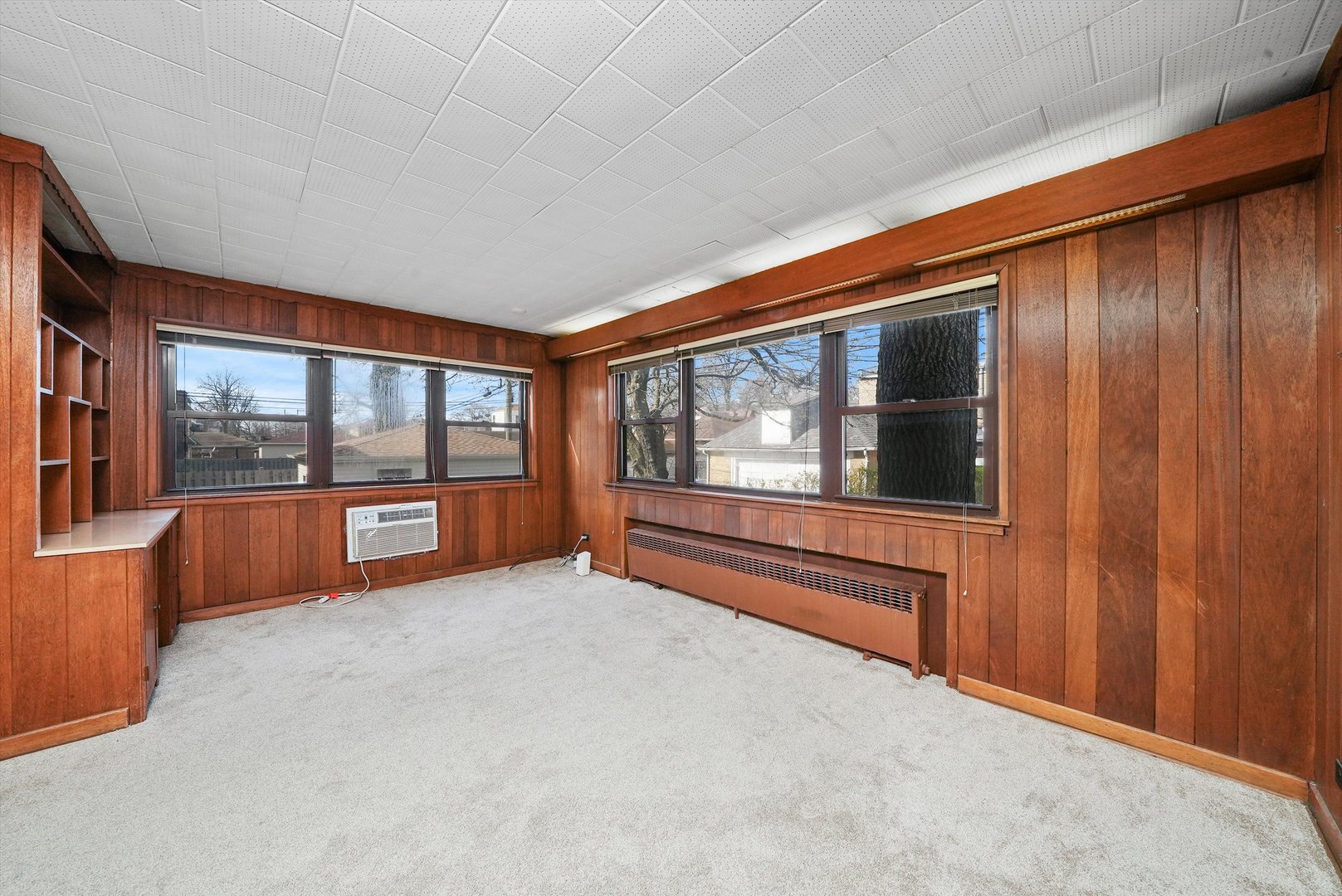 5726 N Francisco Avenue