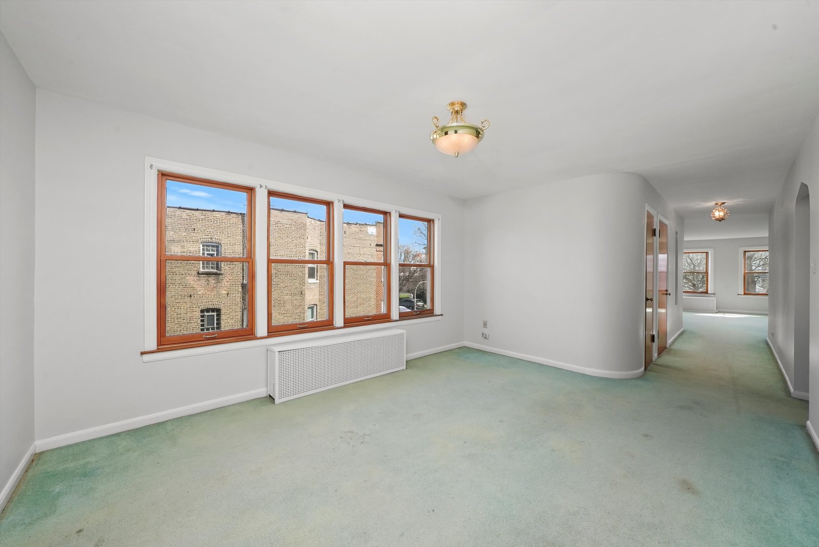 5726 N Francisco Avenue