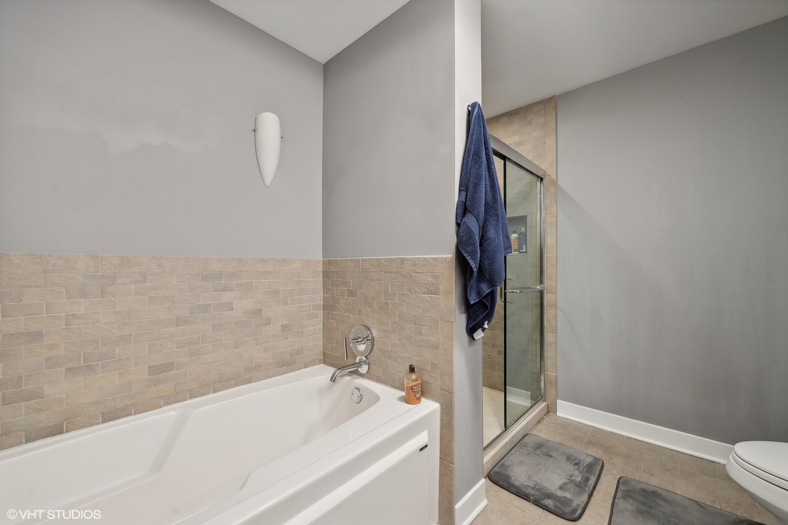 740 W Fulton Street Unit: 702