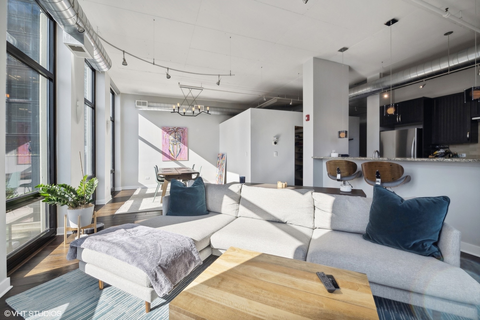 740 W Fulton Street Unit: 702