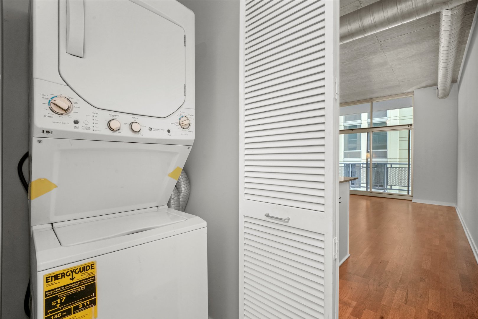 700 N Larrabee Street Unit: 1004