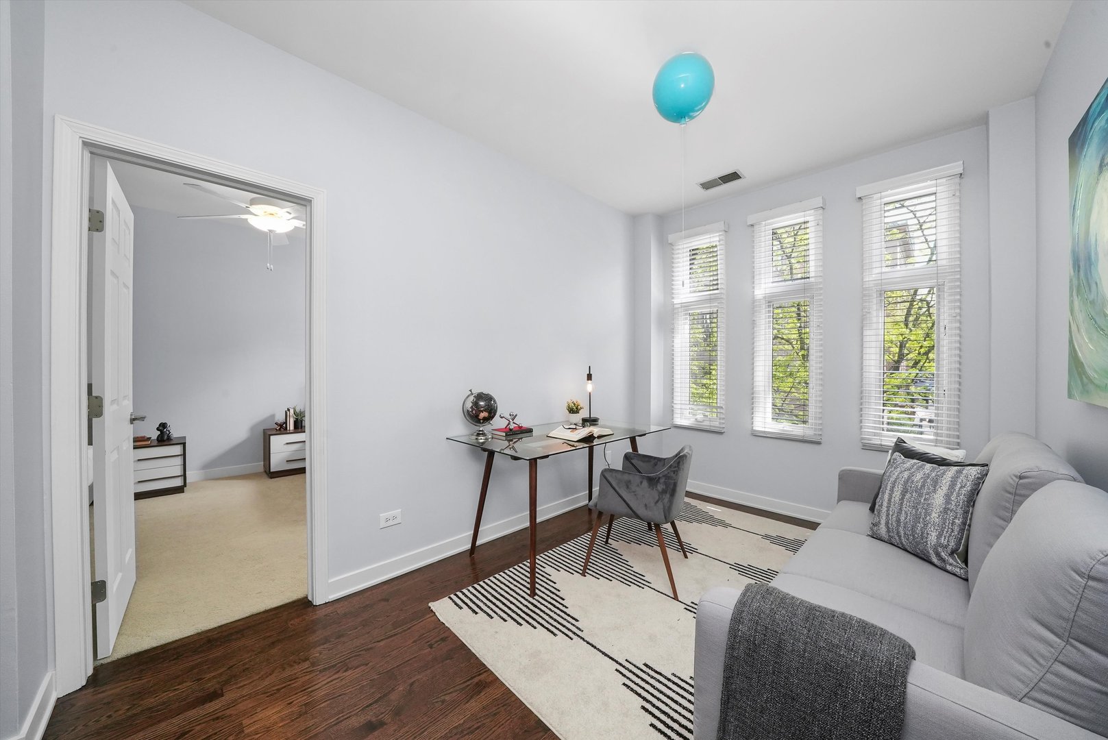950 N CLARK Street Unit: E
