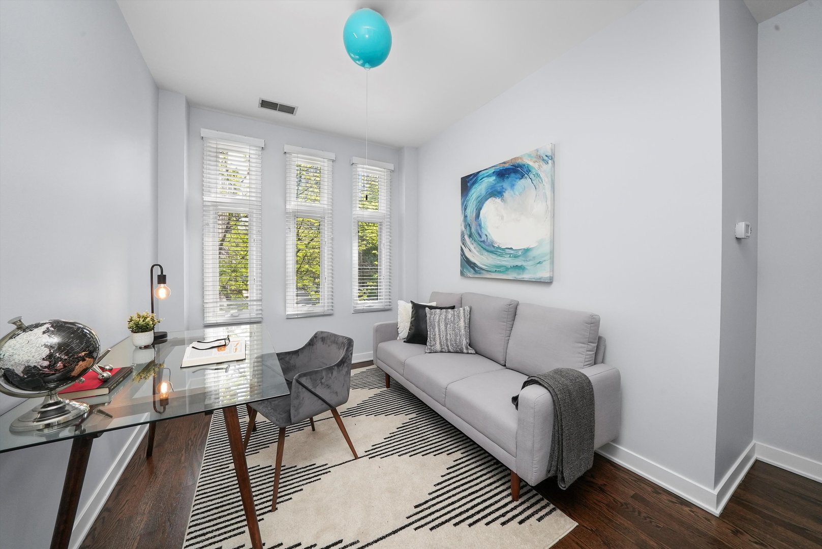 950 N CLARK Street Unit: E