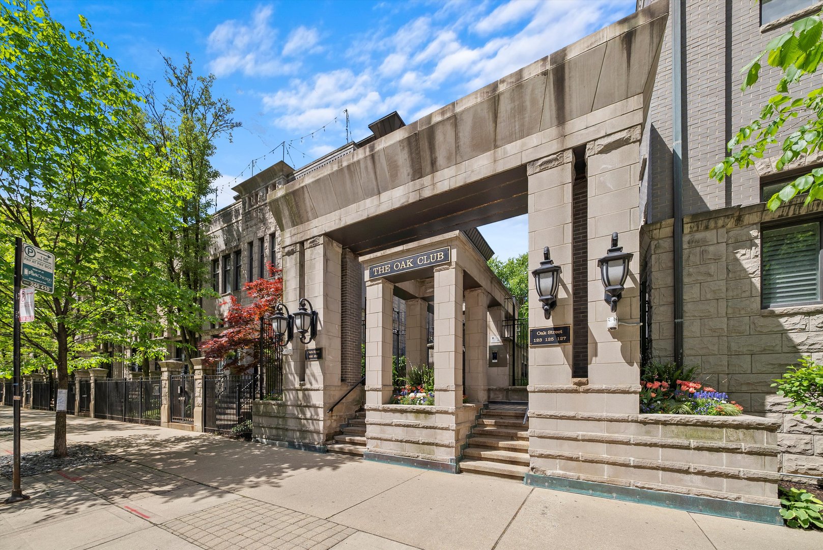 125 W Oak Street Unit: B