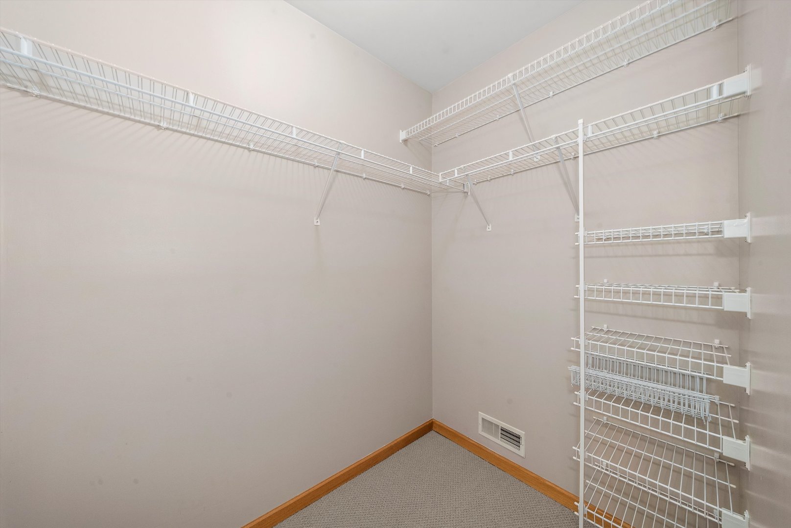 125 W Oak Street Unit: B