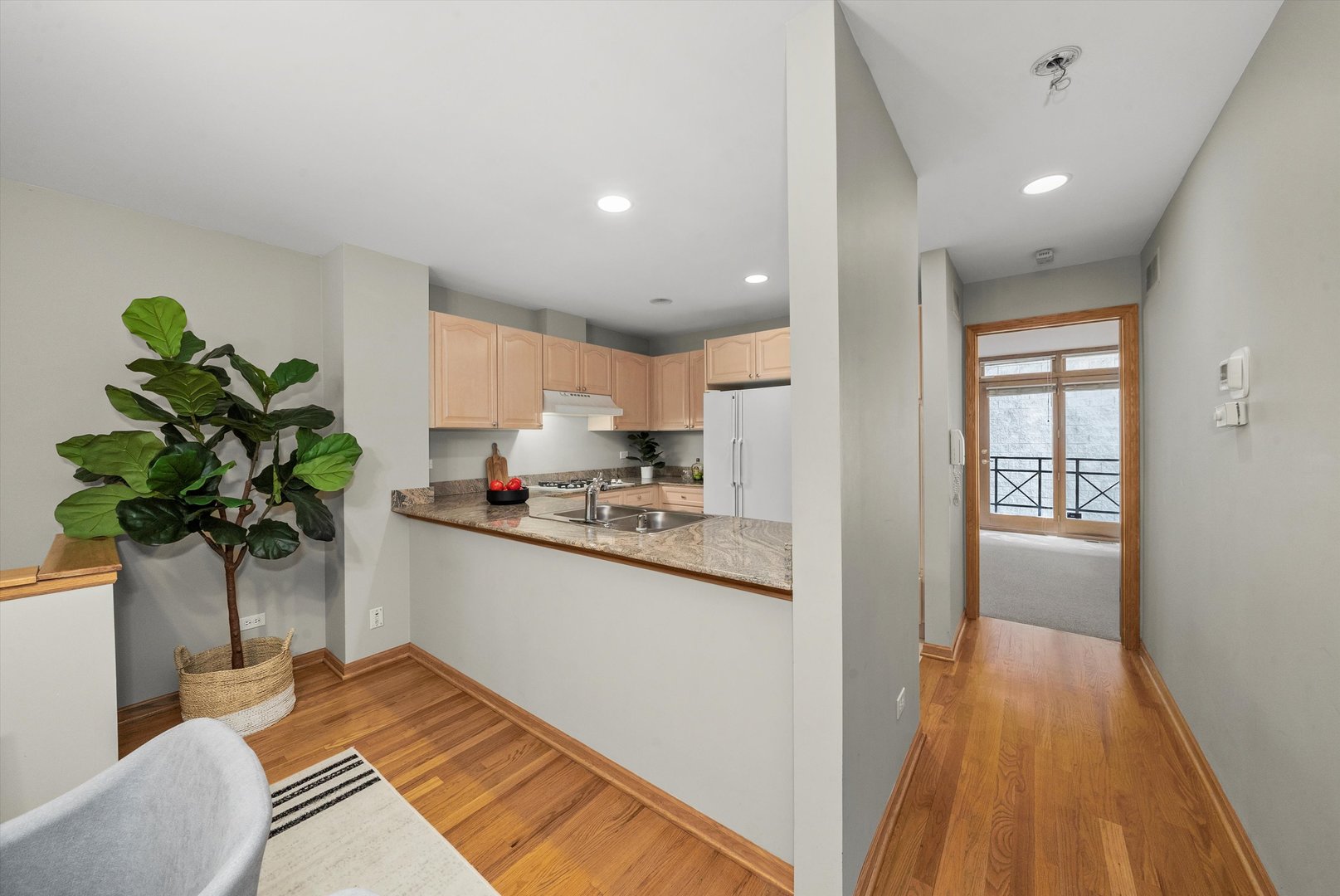 125 W Oak Street Unit: B