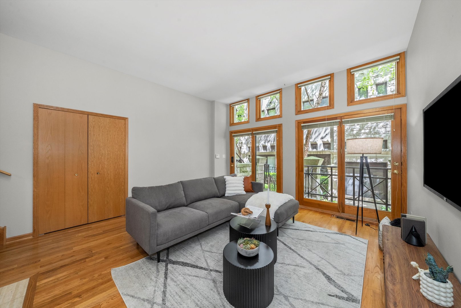 125 W Oak Street Unit: B