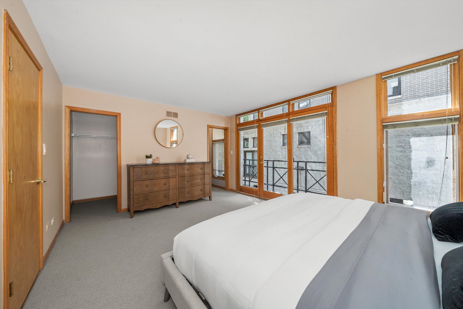 125 W Oak Street Unit: B