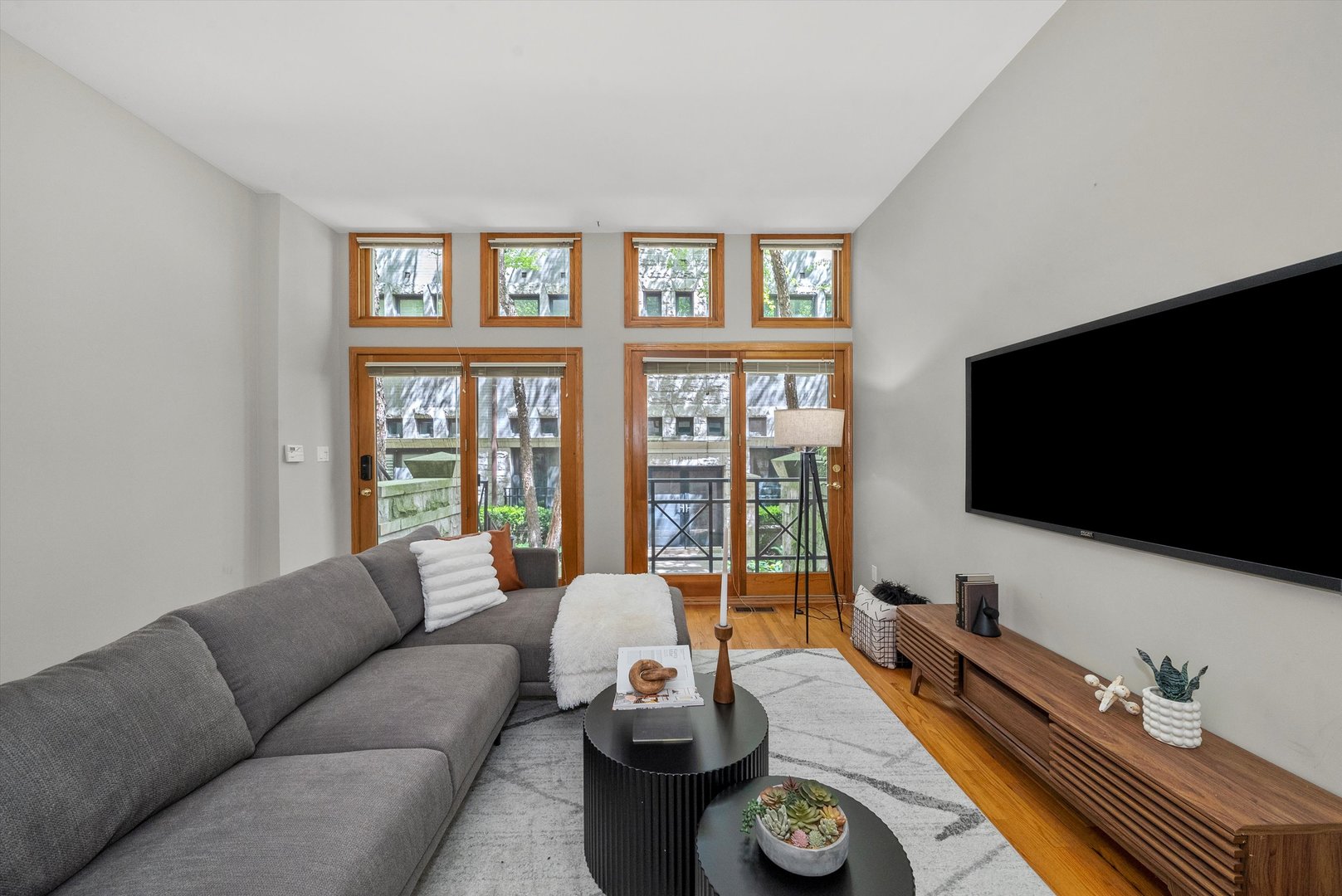 125 W Oak Street Unit: B