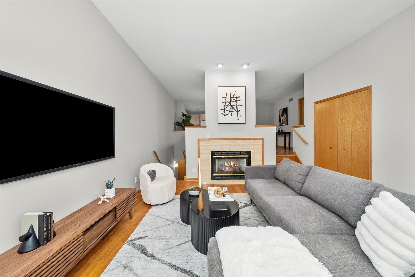 125 W Oak Street Unit: B