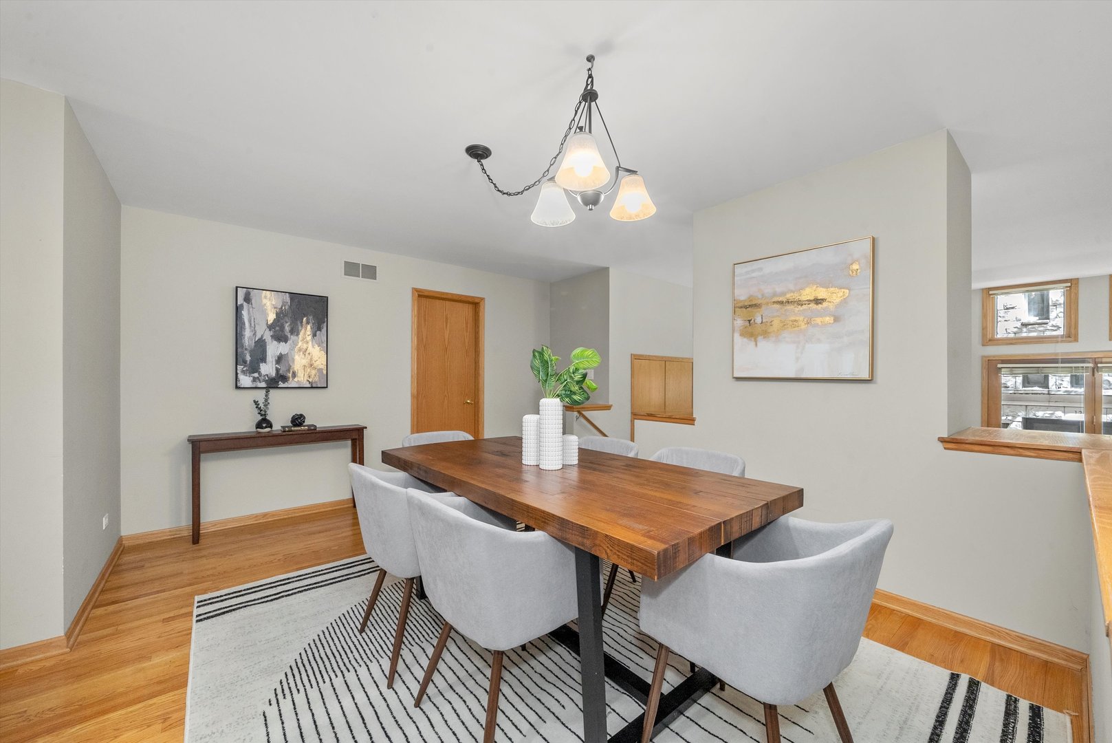 125 W Oak Street Unit: B