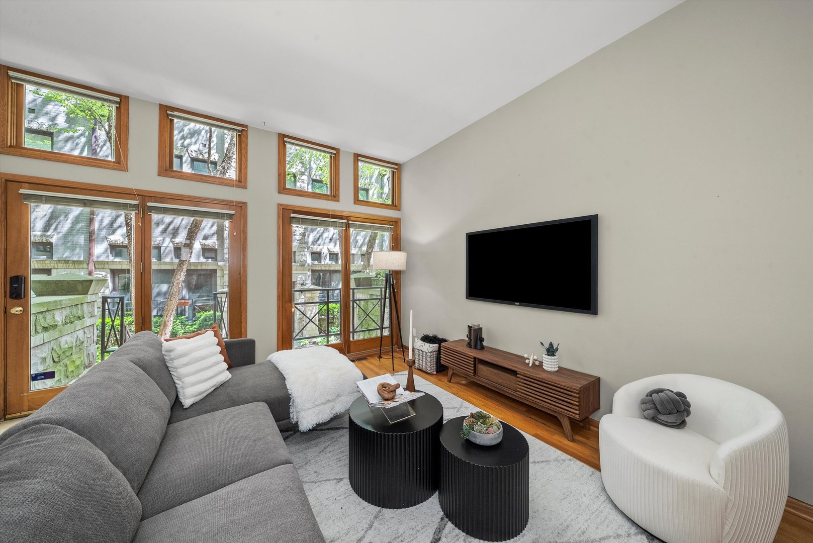 125 W Oak Street Unit: B