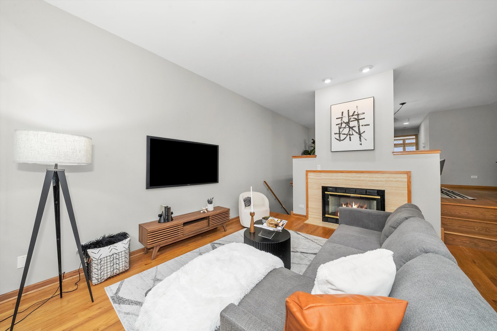 125 W Oak Street Unit: B