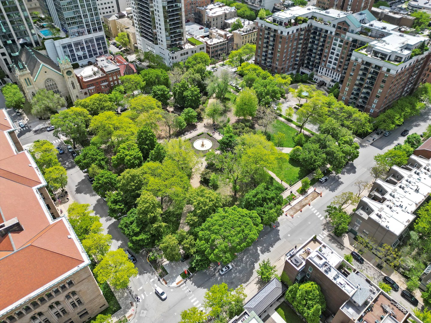 125 W Oak Street Unit: B