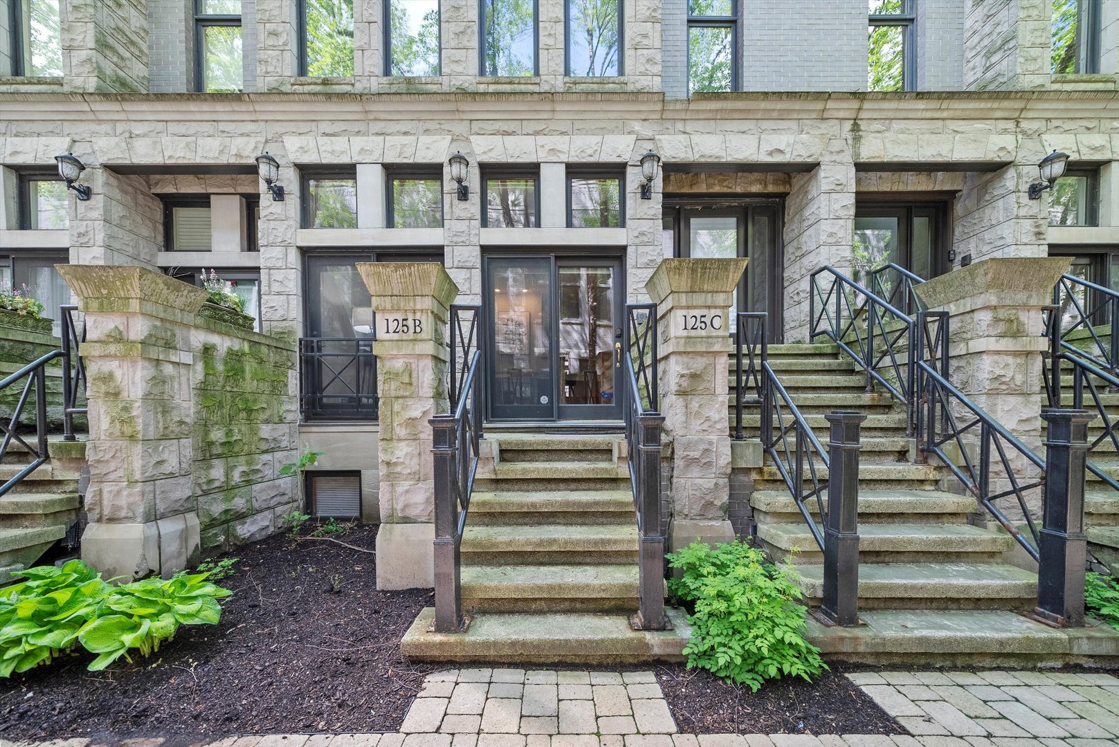 125 W Oak Street Unit: B