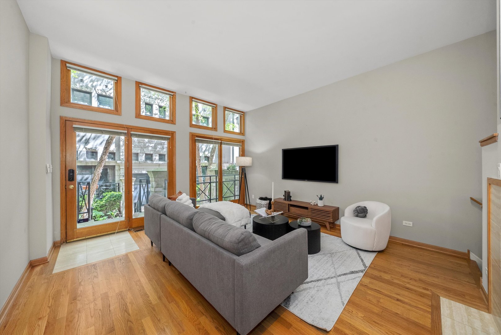 125 W Oak Street Unit: B