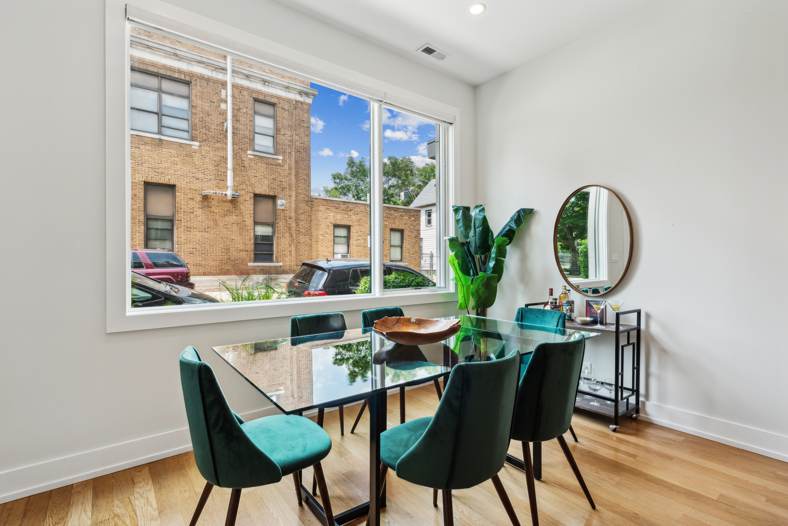 2739 W Prindiville Street