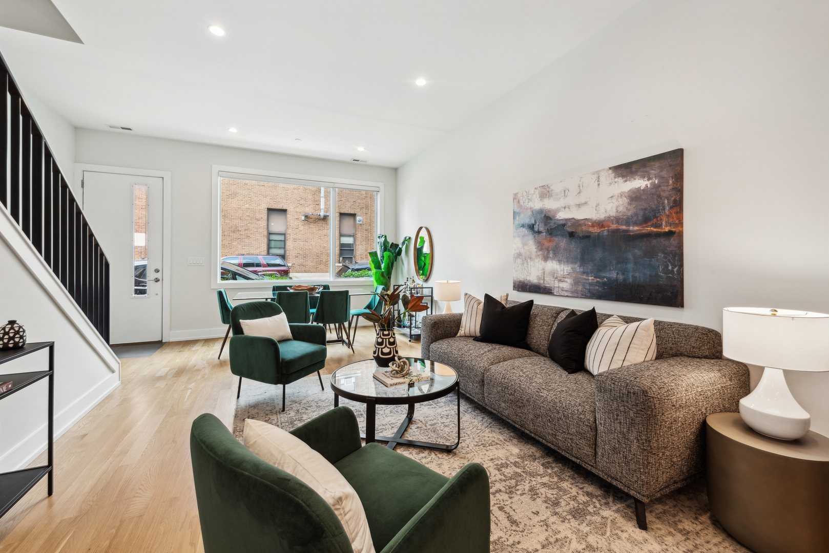 2739 W Prindiville Street